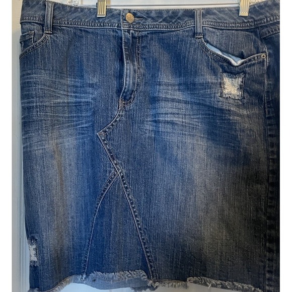 Fashion Bug Dresses & Skirts - Fashion Bug Women's Plus Size Denim Mini Skirt Size 20